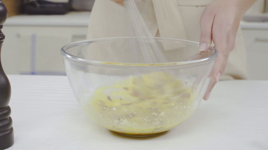 Wortelpasta carbonara met tuinerwten Stap 3.mp4