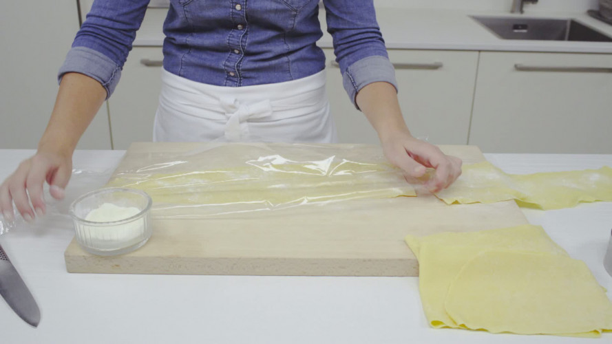 Antonio Carluccio reuzenravioli met verrassing Stap 4.mp4