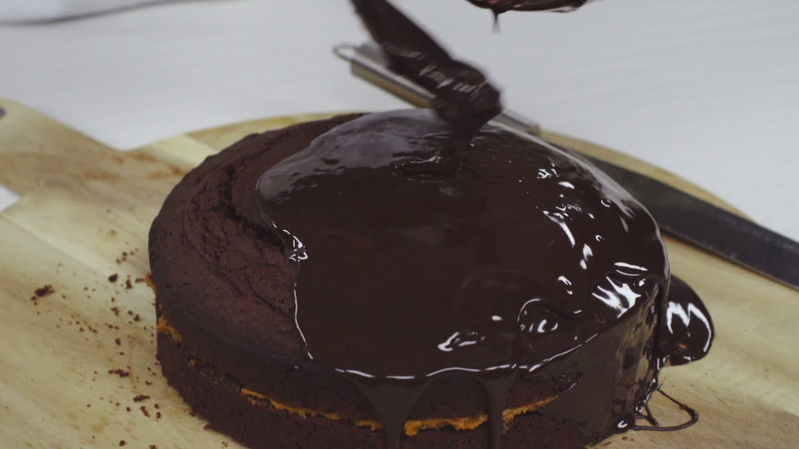 Chocoladetaart met pepernoten Stap 9.mp4