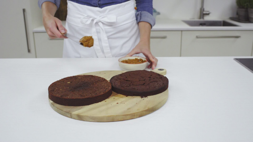 Chocoladetaart met pepernoten Stap 8.mp4