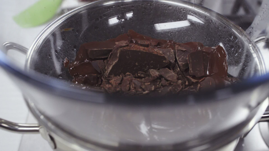 Donkere chococheesecake met frambozen Stap 5.mp4