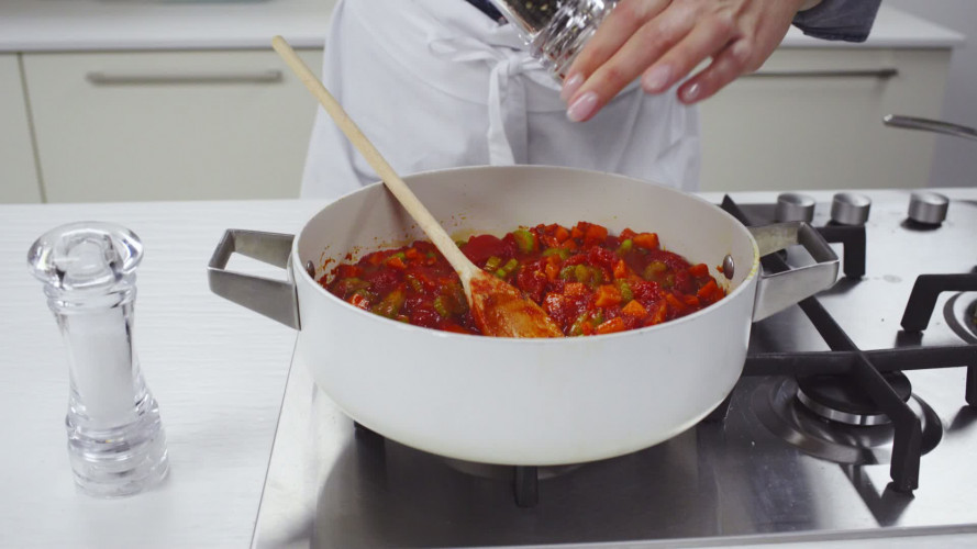 Gebakken gnocchi met tomatensaus en kalkoen Stap 4.mp4