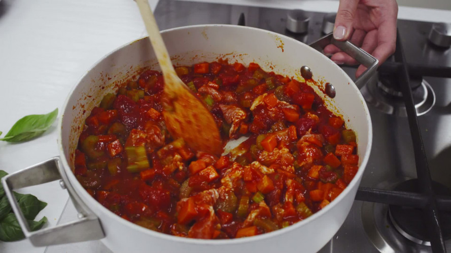 Gebakken gnocchi met tomatensaus en kalkoen Stap 6.mp4