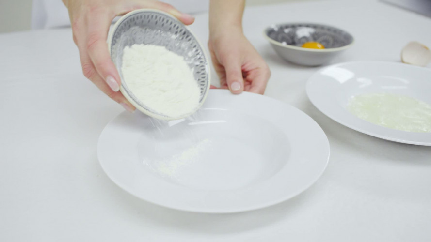 Gefrituurd ijs met frambozencoulis Stap 5.mp4