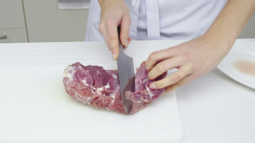 Varkensrollade met spek, vijgen en balsamico-uitjes Stap 6.mp4