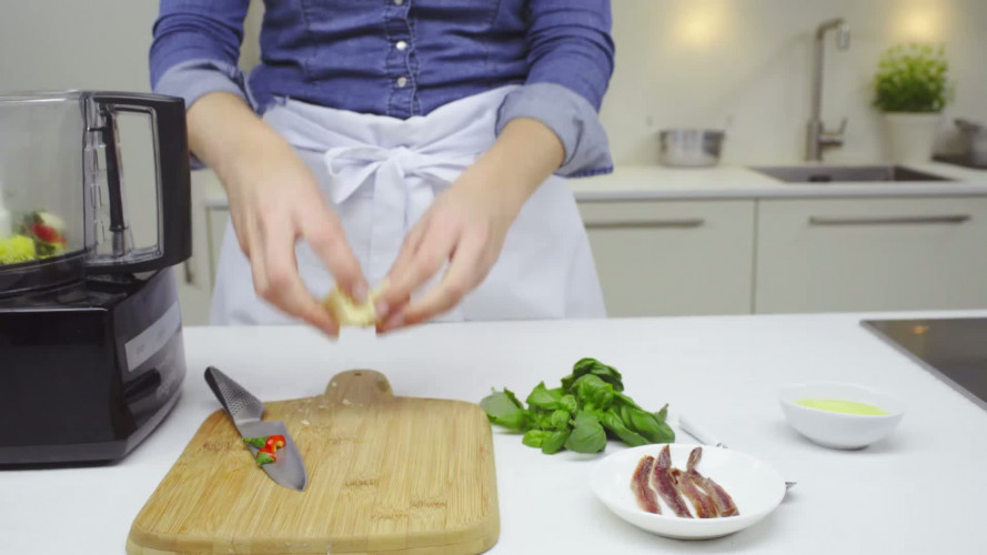 Slow roasted rosbief met groenekruidenkorst Stap 3.mp4