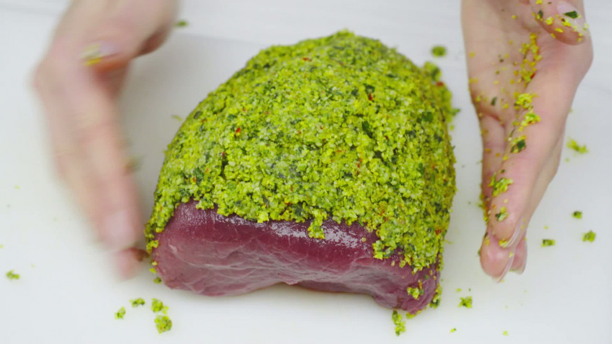 Slow roasted rosbief met groenekruidenkorst Stap 6.mp4
