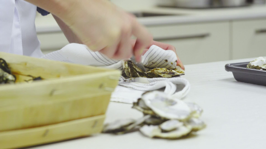 Gegratineerde Oesters Stap 6.mp4