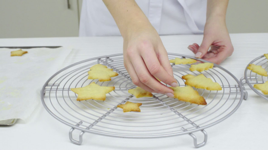 5 spices kerstfiguurtjes Stap 9.mp4