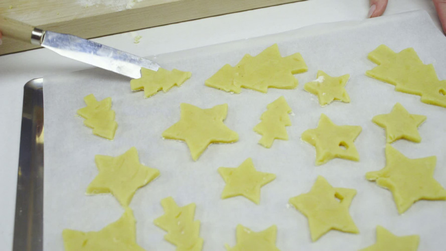 5 spices kerstfiguurtjes Stap 8.mp4