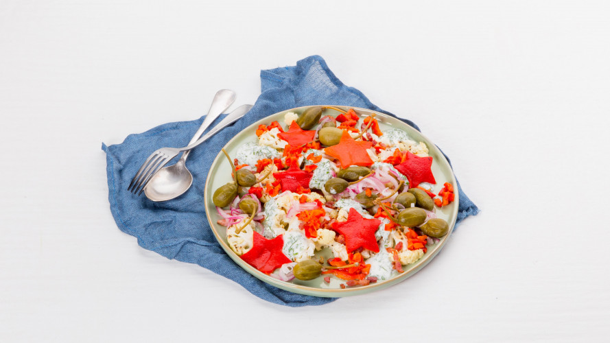 Bloemkoolsalade met spekjes en paprika