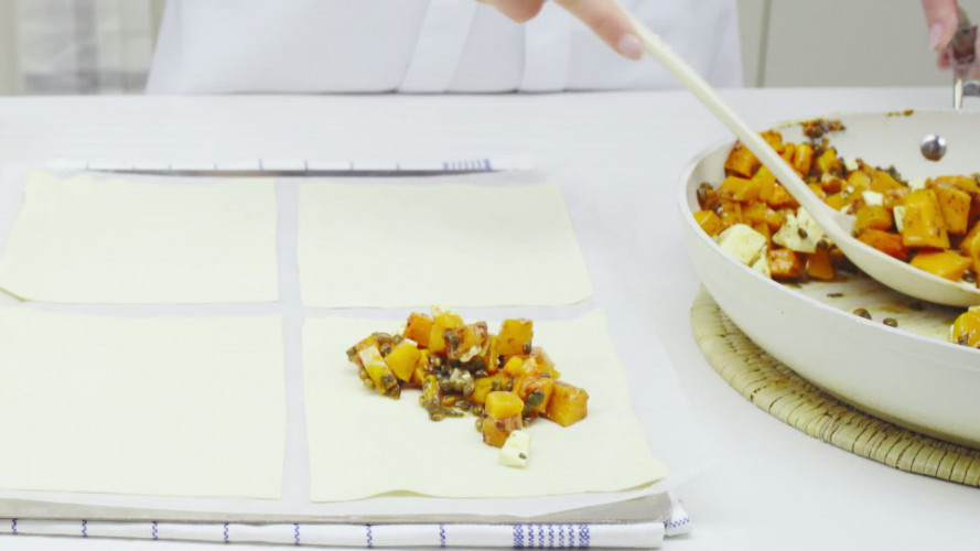 Pompoenstrudel met salie Stap 10.mp4