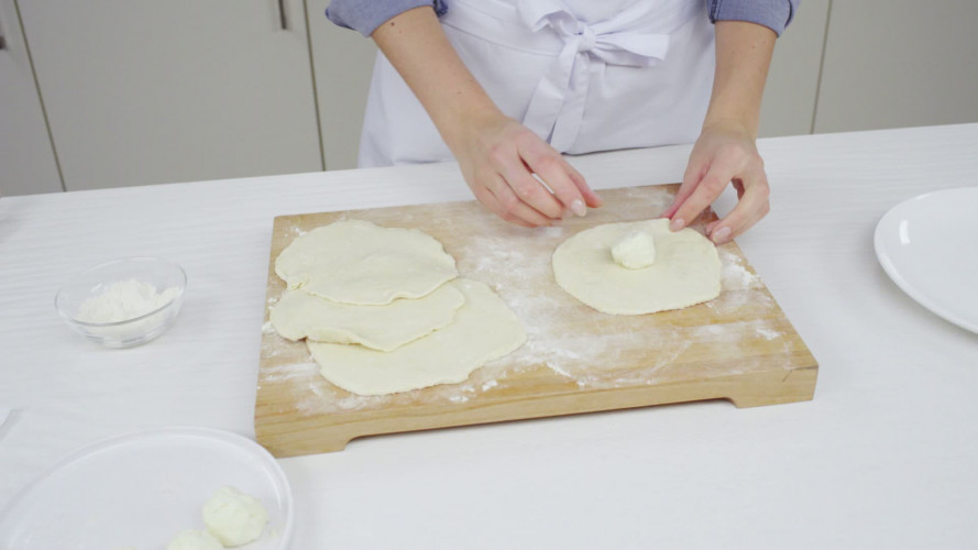 Flatbreads met labneh Stap 7.mp4
