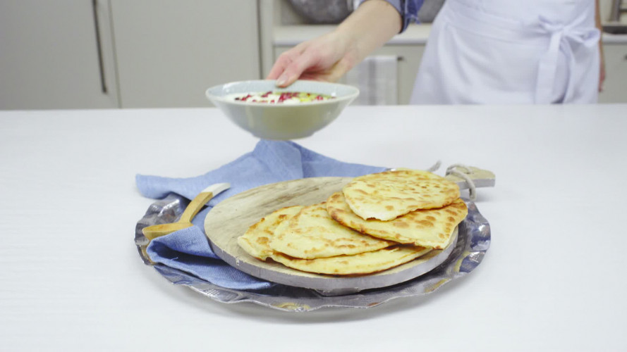 Flatbreads met labneh Stap 10.mp4