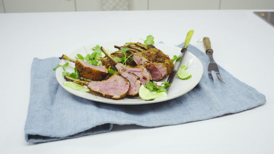 Langzaam gegaarde lamsrack met specerijenrub Stap 6.mp4