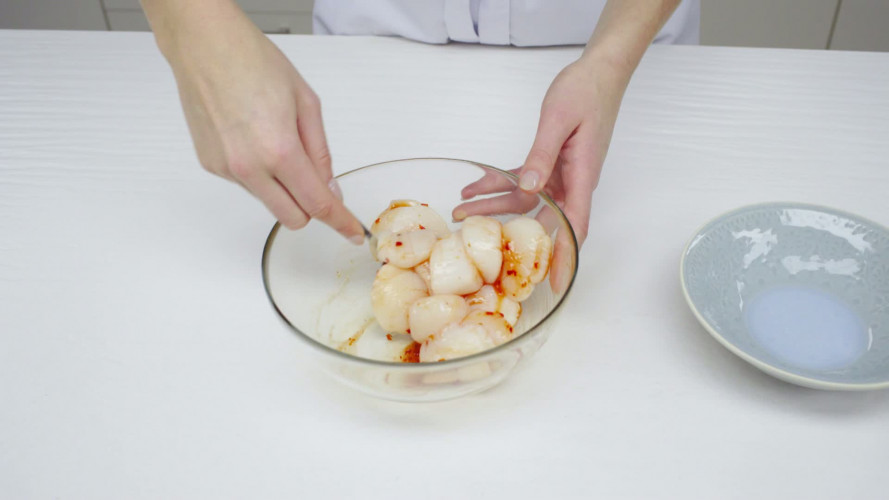 Gegrilde mantelschelpen met waterkers en sinaasappel Stap 6.mp4