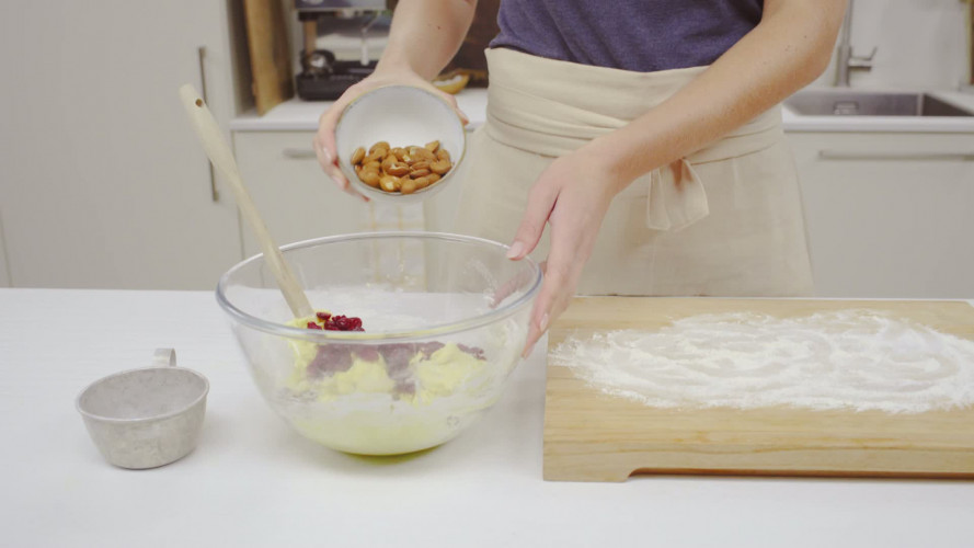 Biscotti met cranberry en chocolade Stap 5.mp4