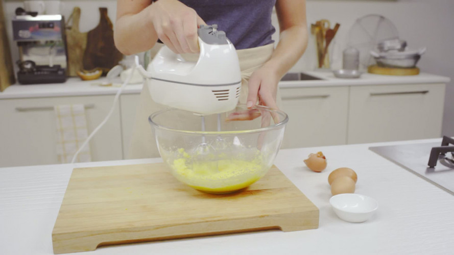 Biscotti met cranberry en chocolade Stap 3.mp4