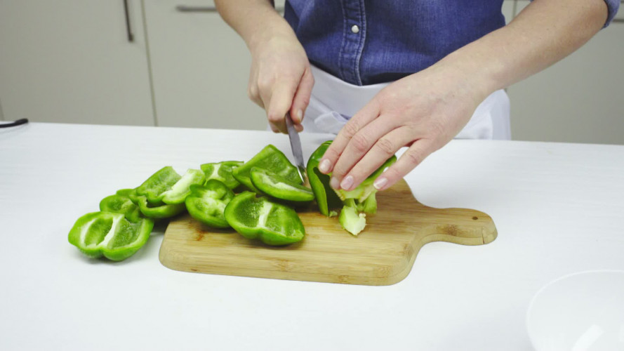 Spinaziesmoothie met paprika, gember en banaan Stap 2.mp4