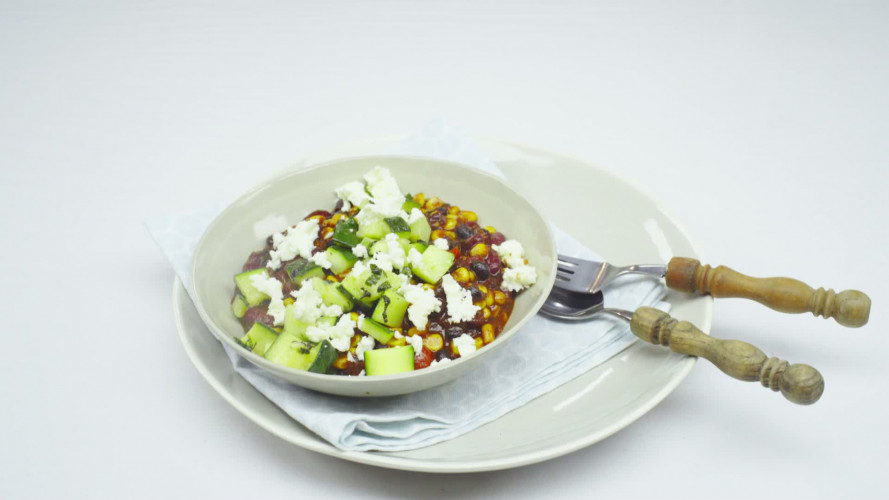 Zwarte bonenstoof met feta Stap 6.mp4