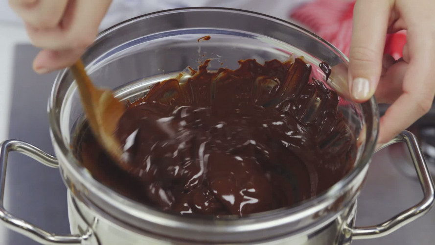 Chocolade-cheesecake met banaan Stap 4.mp4