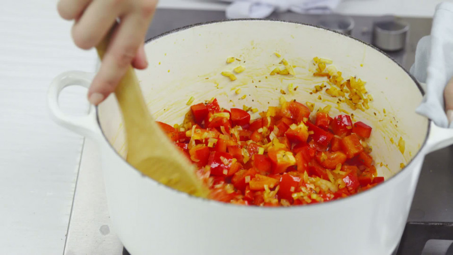 Maissoep met chorizo, kikkererwten en paprika Stap 5.mp4