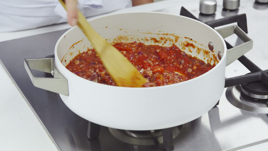 Rigatoni met frisse tomatensaus stap 03.mp4