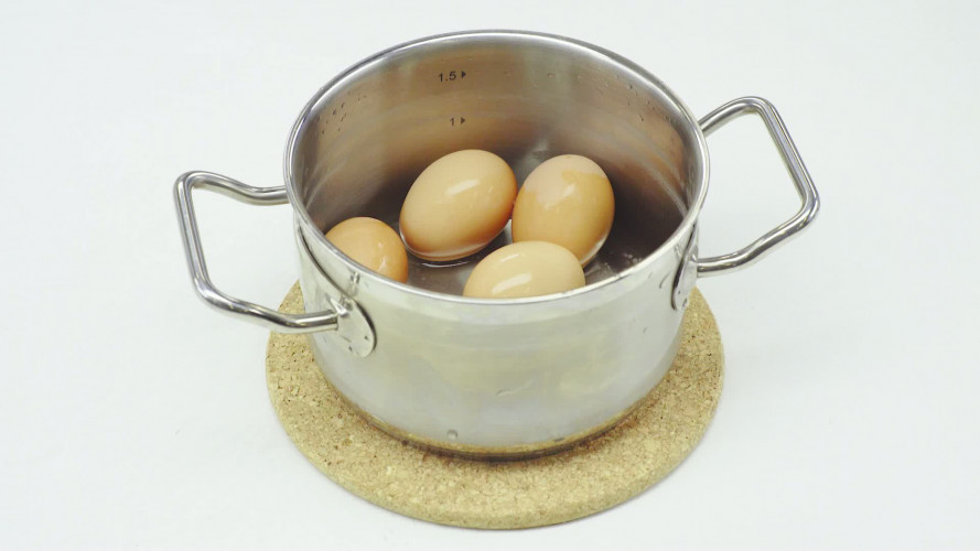 Stoof van prei, tomaat, aardappel en ei stap 01.mp4