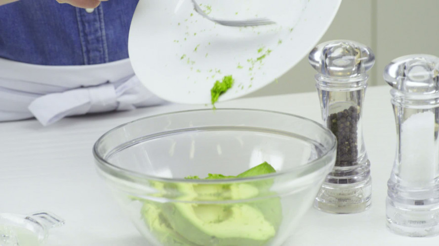 Mini-tortilla's met geitenkaas en avocadomousse Stap 7.mp4