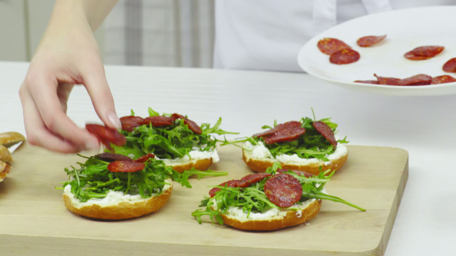 Pepperoni bagel Stap 5.mp4