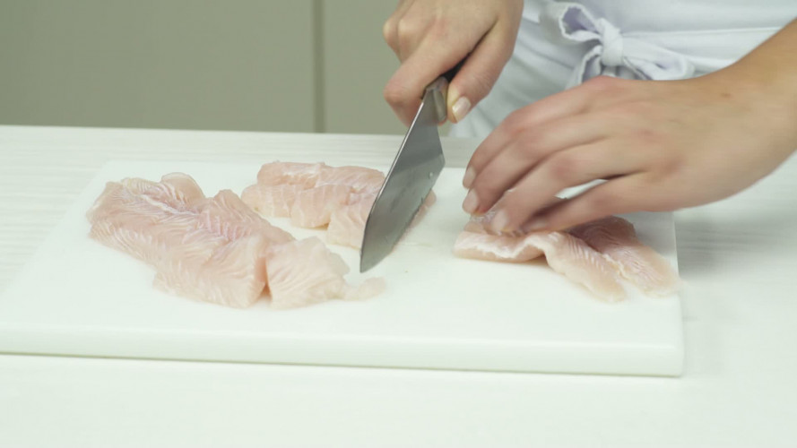 Broodje Aziatische visburger met sla Stap 2.mp4