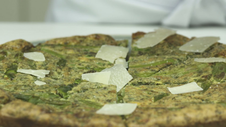 Groene asperge-frittata met verse kruiden Stap 14.mp4