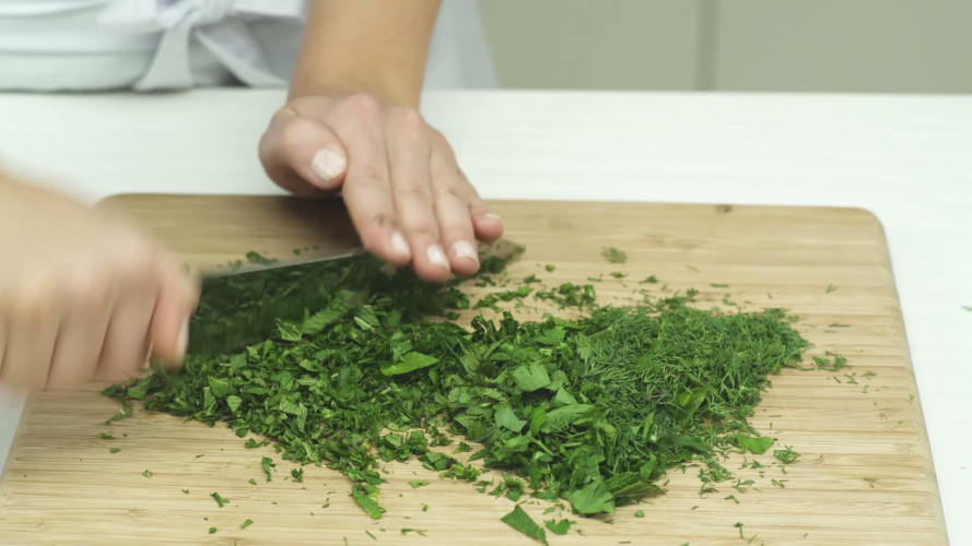 Groene asperge-frittata met verse kruiden Stap 2.mp4