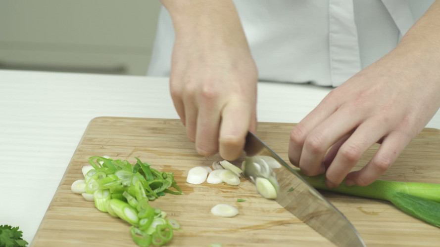 Steamed buns met Koreaanse kip Stap 5.mp4