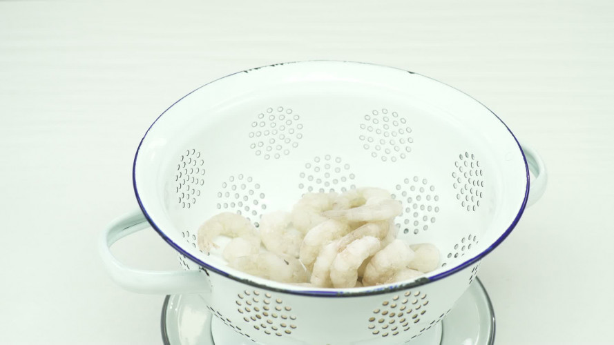 Steamed buns met pittige garnalen Stap 1.mp4