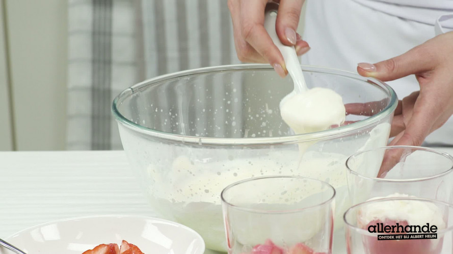 Rabarber met vanilleroom Stap 6.mp4