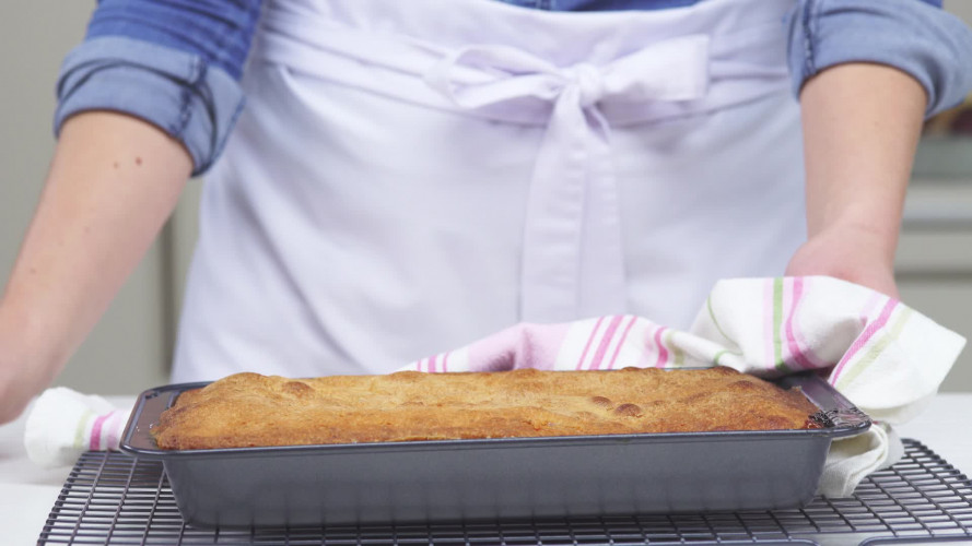 Omgekeerde rabarbercake met lemoncurdcreme Stap 10.mp4