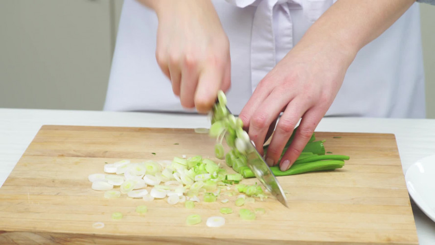 Romige rode curry met varkensreepjes Stap 7.mp4