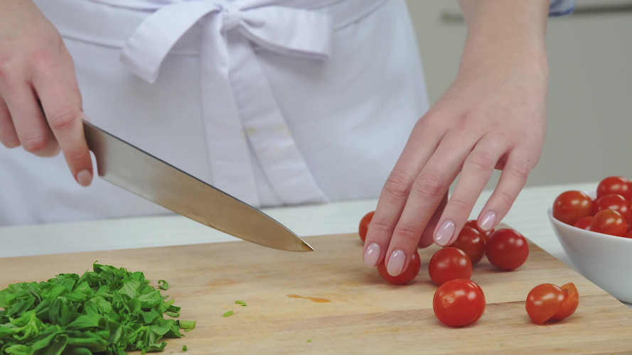 Pizza hummus en verse kruiden Stap 3.mp4