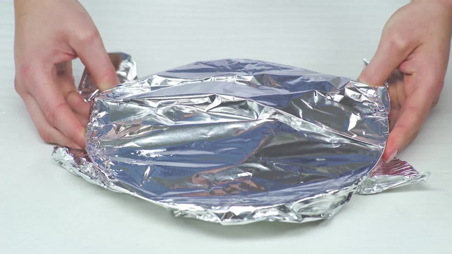 Tortillapizza's met biefstuk, avocado en mais Stap 6.mp4