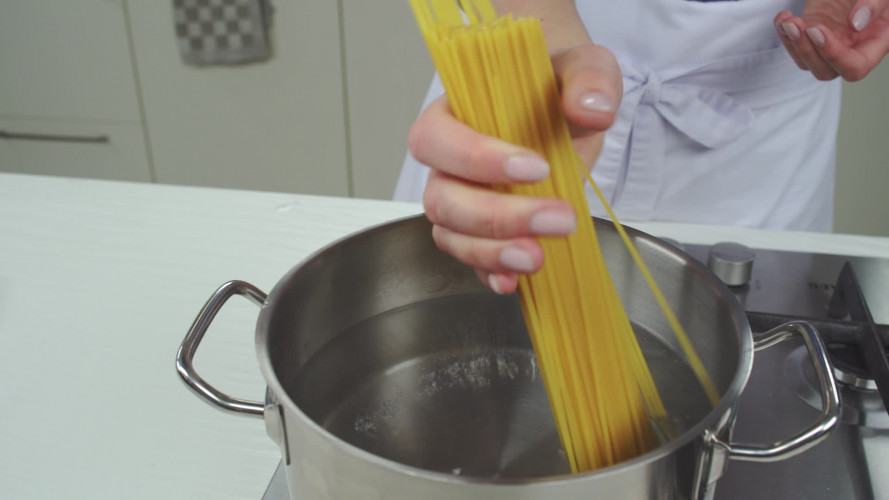 Spaghetti vongole Stap 2.mp4