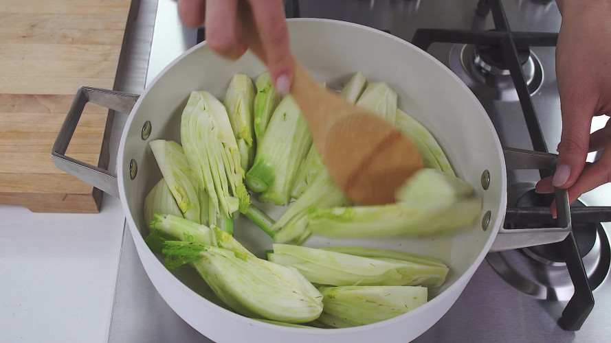 Venkel met kappertjes, rivierkreeft en grapefruit Stap 2.mp4