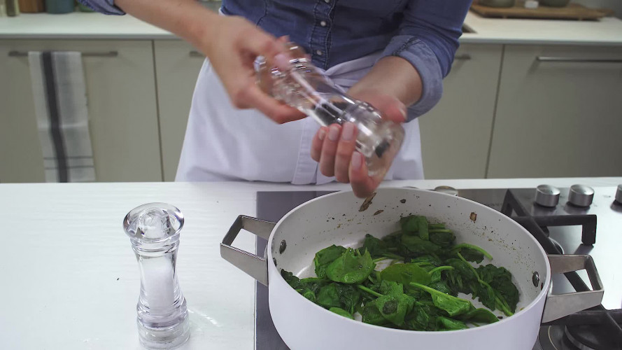 Piadina met paddenstoelen, truffeltapenade en spinazie Stap 3.mp4