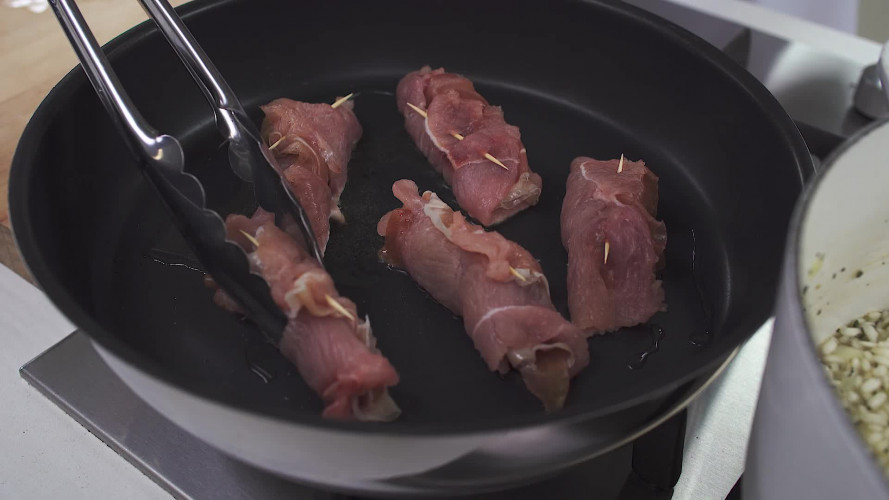 Kalkoensaltimbocca, risotto & gebakken tastytom-trostomaten Stap 6.mp4