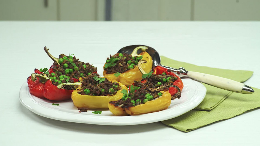 Paprika’s gevuld met tuinerwten en gehakt Stap 8.mp4
