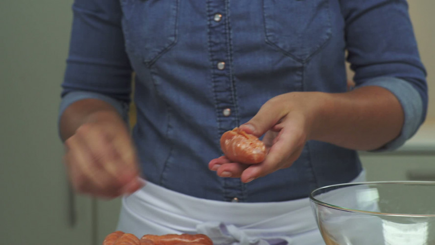 Pompoen, aardappel, rode ui en worst uit de oven Stap 4.mp4