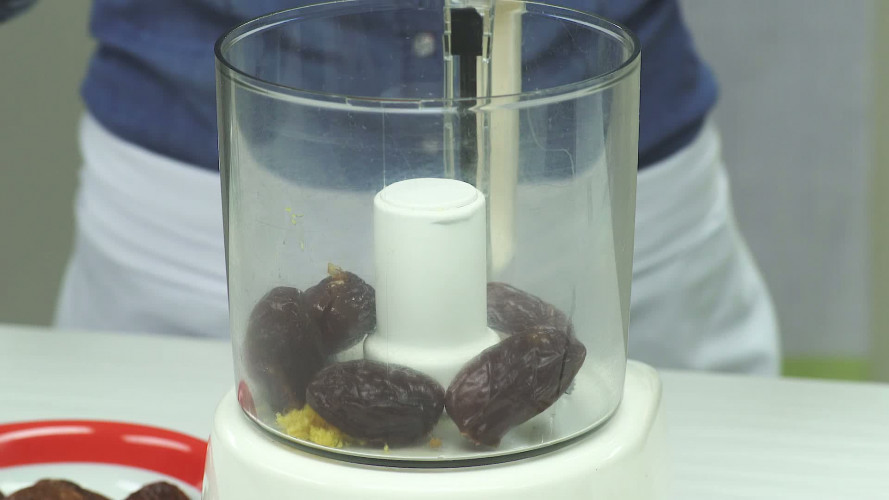 Saté van gedroogd fruit Stap 2.mp4