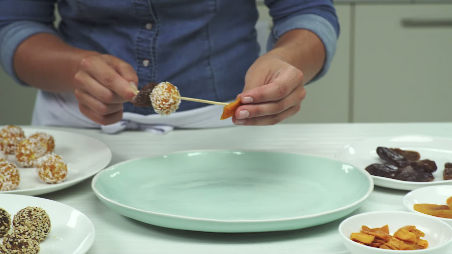 Saté van gedroogd fruit Stap 5.mp4