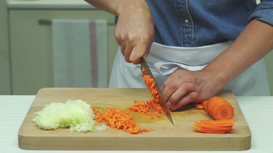 Tagliatelle met veggie balls in tomatensaus Stap 1.mp4