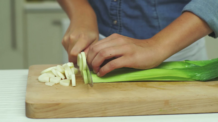 Kip gestoofd in witte wijn Stap 2.mp4